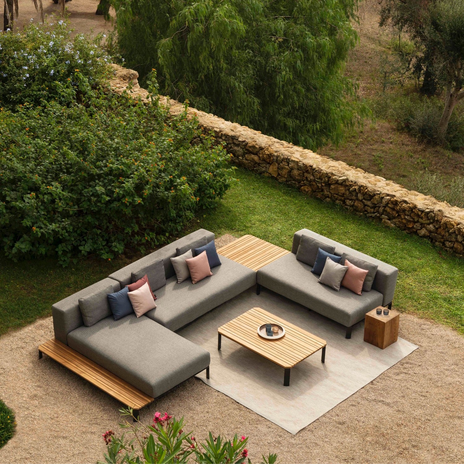 MAUROO - Outdoor Long Sofa With Table