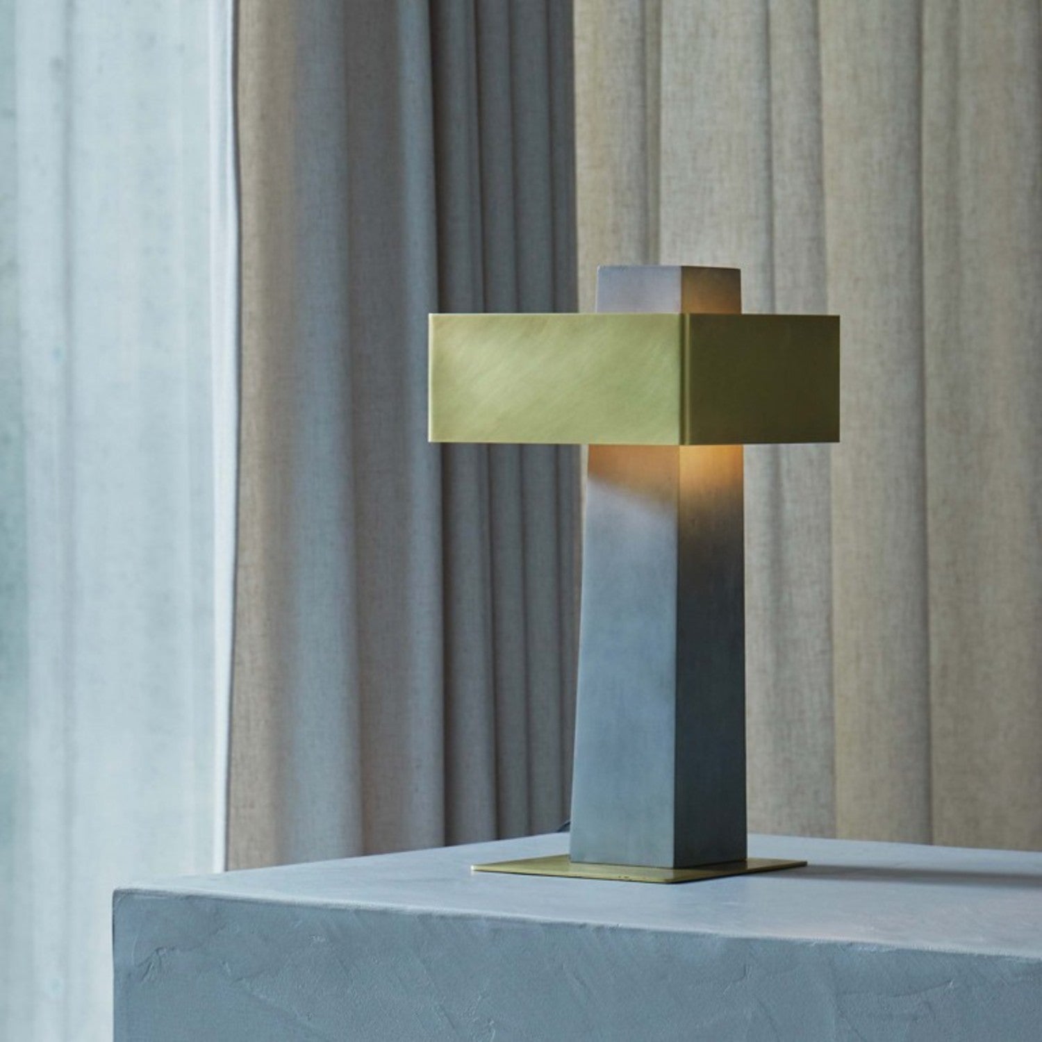 IOTA - Table Lamp