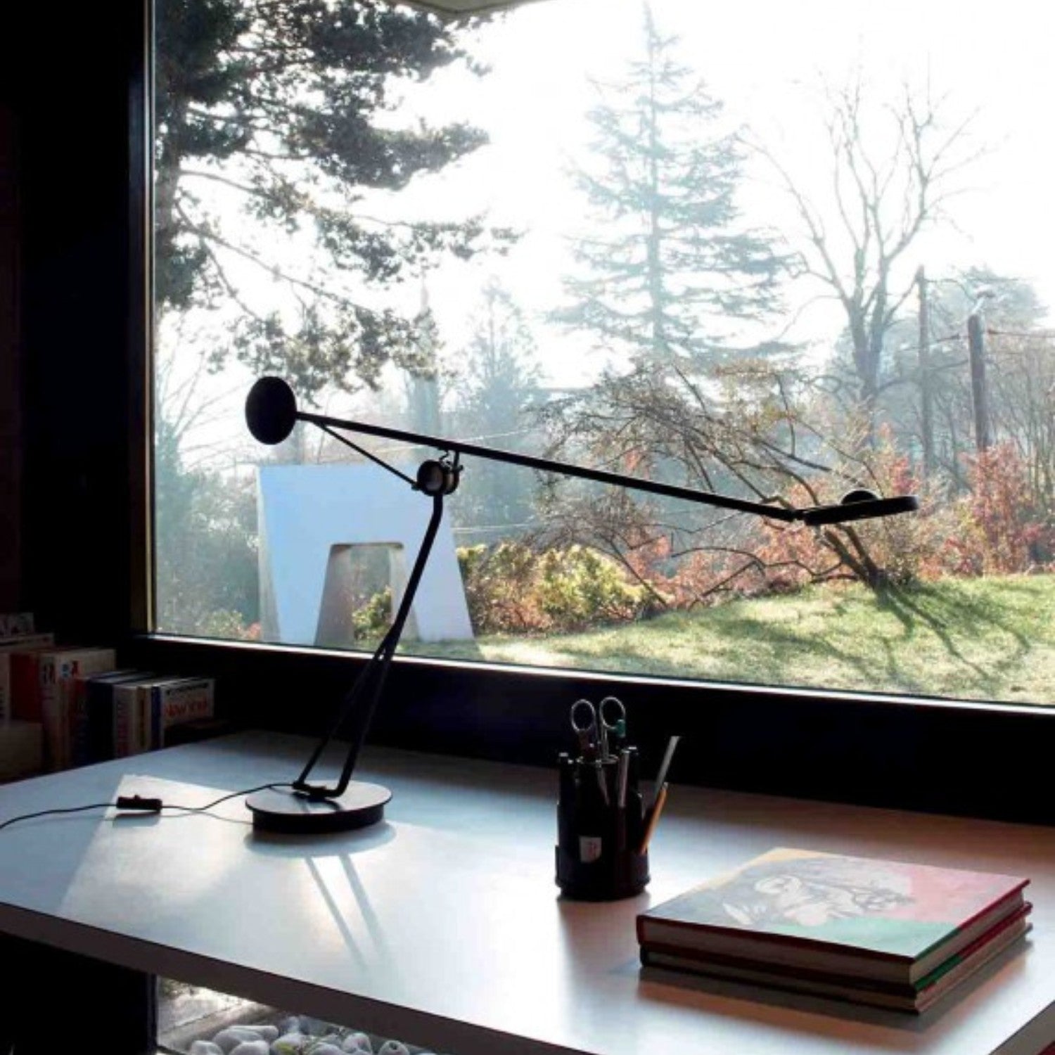 AARO - Table Lamp