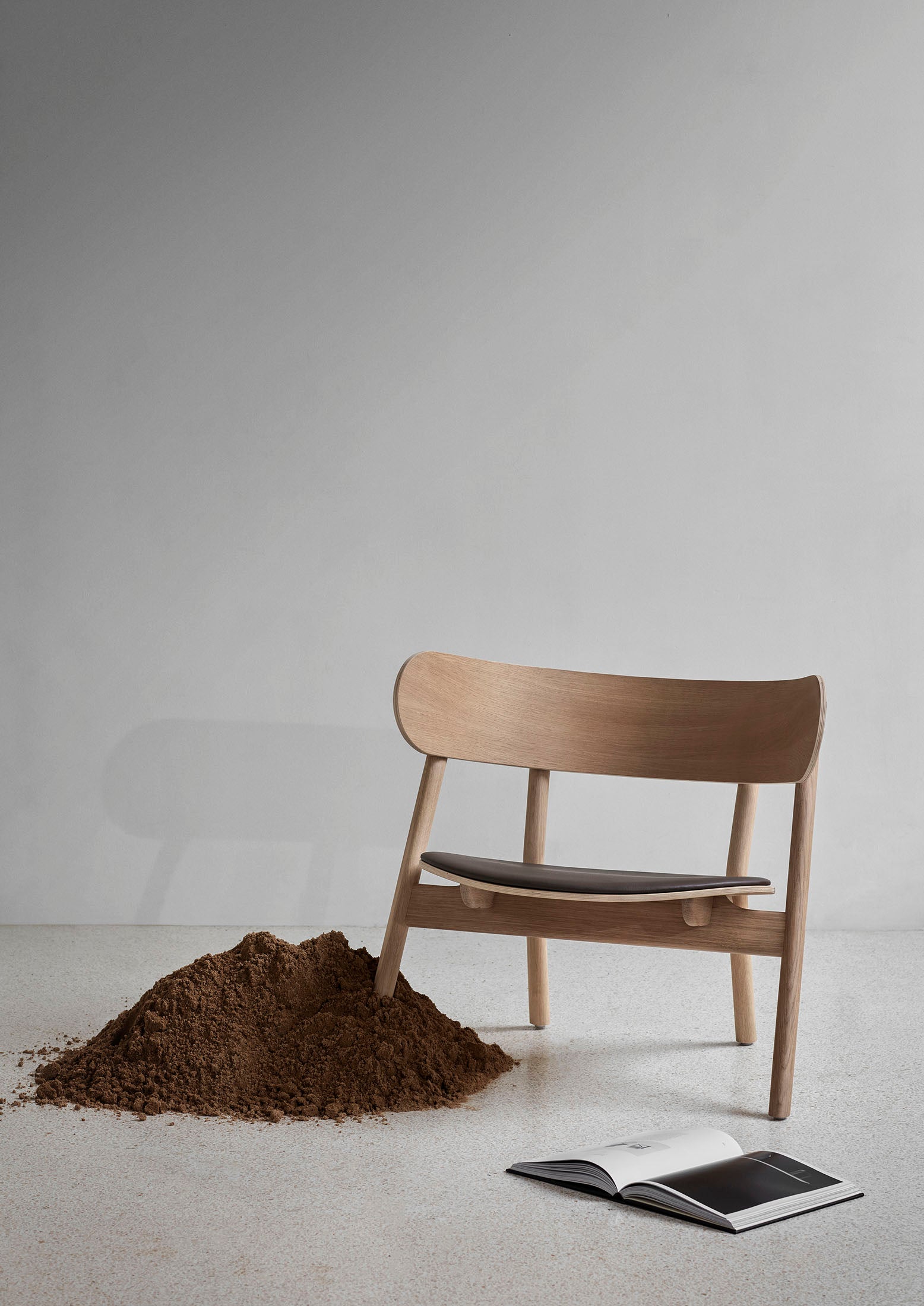 OAKI - Lounge Chair