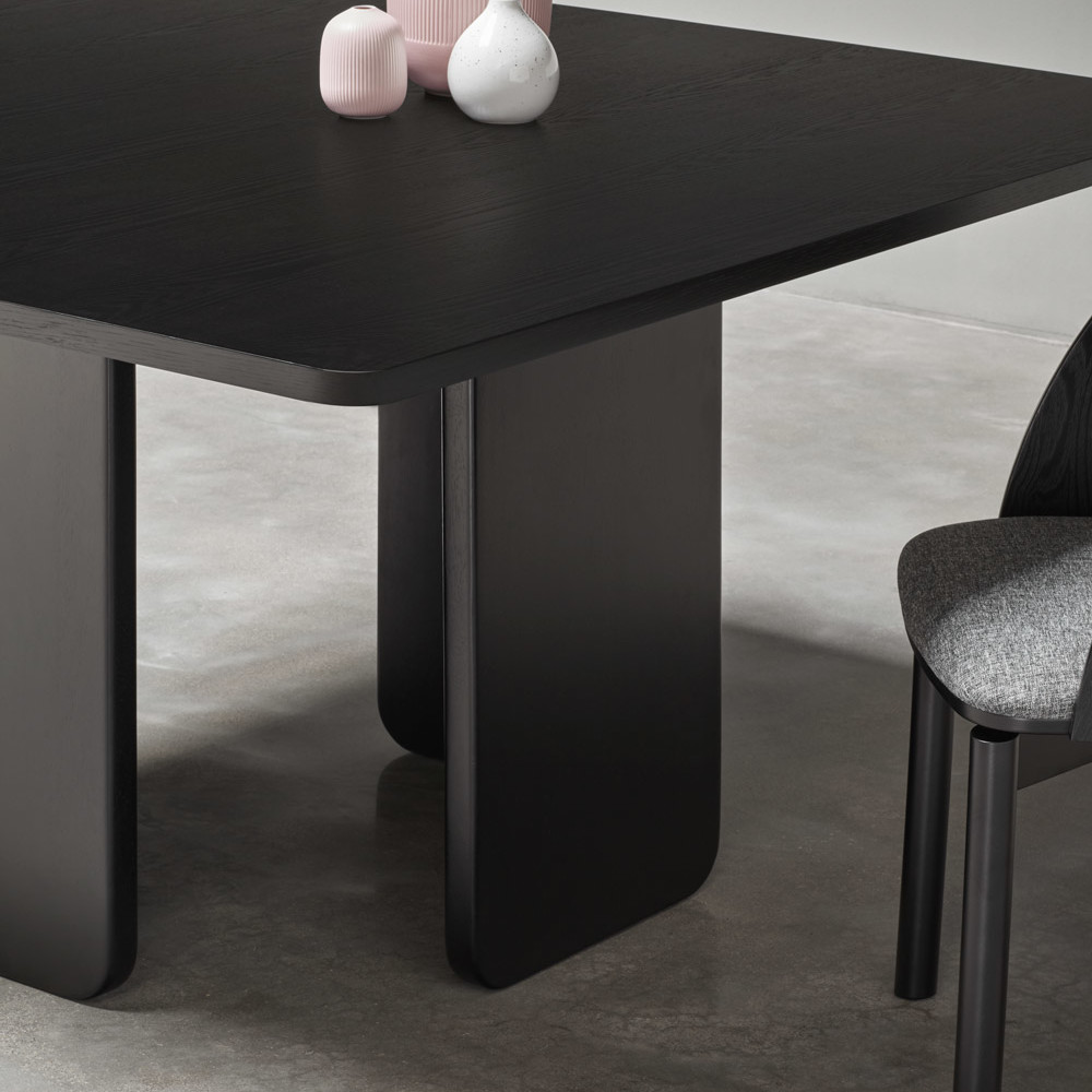 ARQ - Square Table